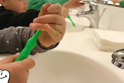 Como lavarse los dientes
